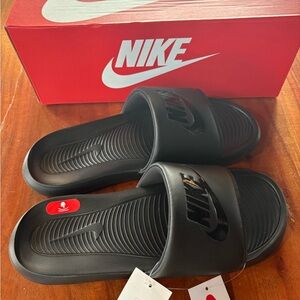 Nike Black Victori One Slide